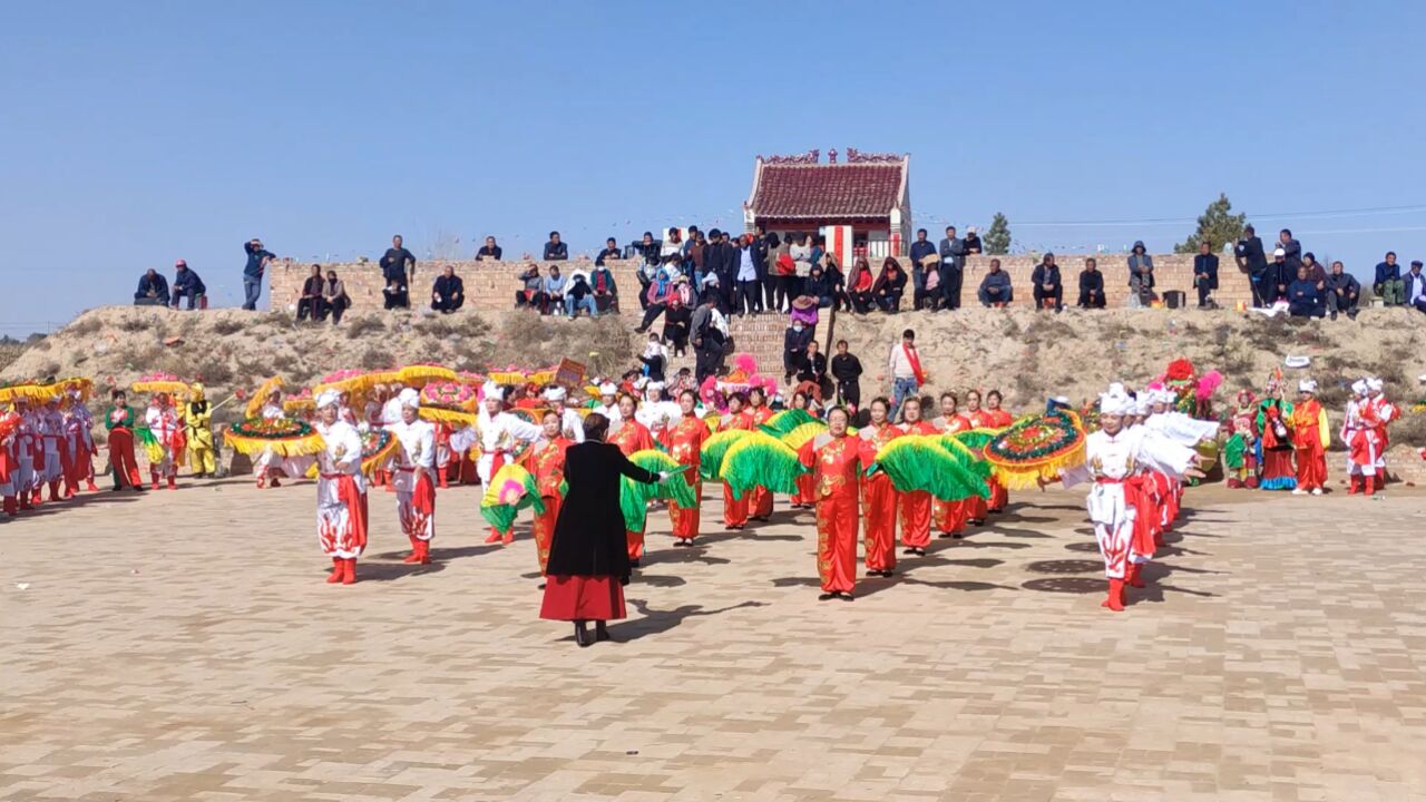 定边县白泥井镇赛马大会暨民俗文化节陕北秧歌比赛