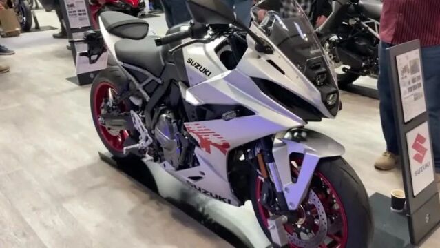 嫌GSX250排量小?铃木中排跑车来了,GSX800确认引进国内