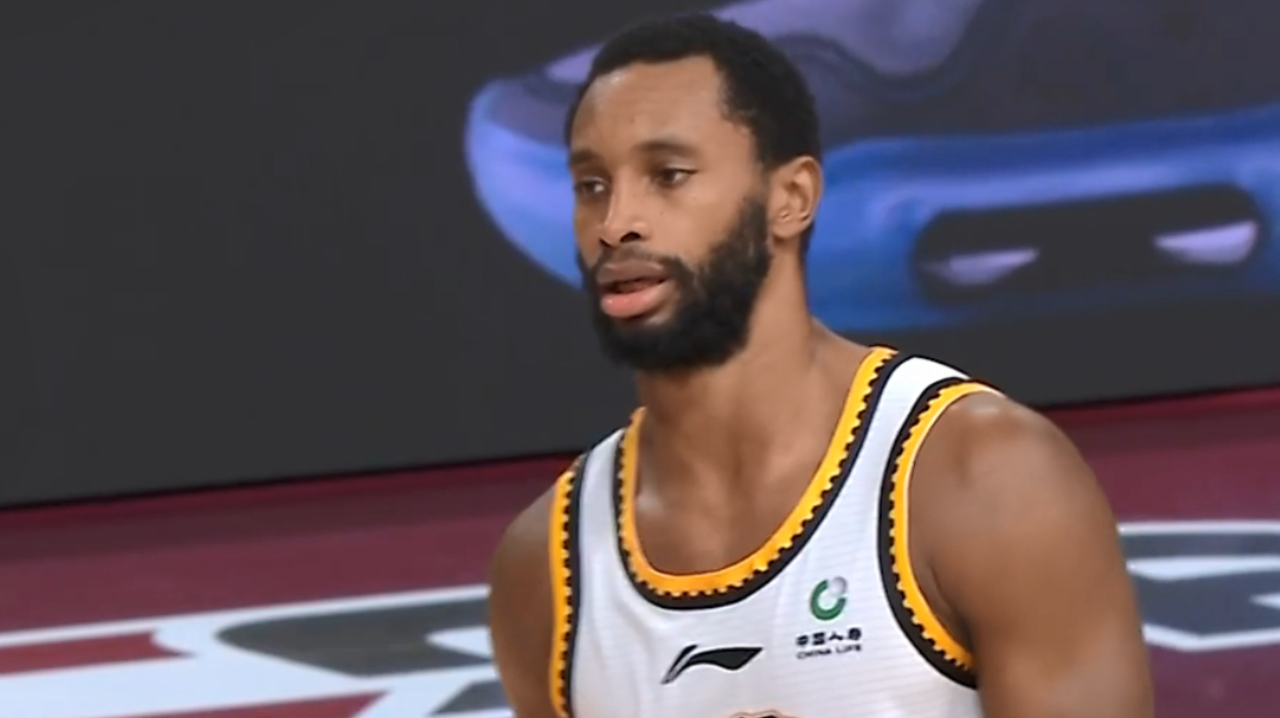 cba弗格正式回应姜文的上腿动作