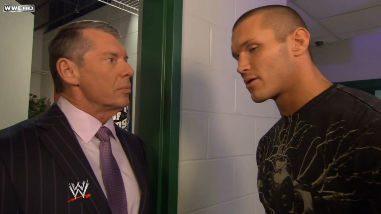 兰迪试图与老板合作,踢伤布雷特,换取皇家大战30位出场名额