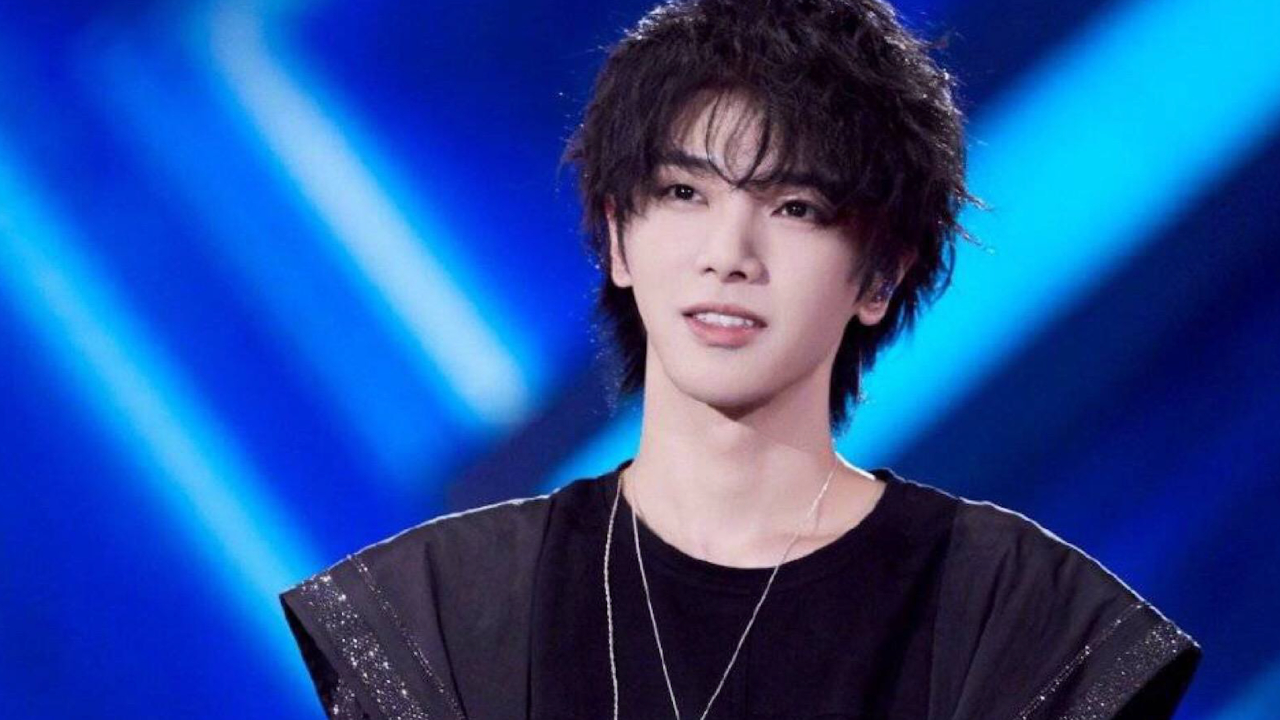 华晨宇网络情人节送粉丝礼物,合成珍珠项链卖520,粉丝直接买到售罄