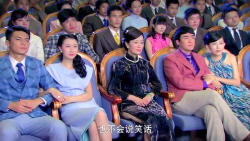 月亮当上银行家发表感人的万人演讲