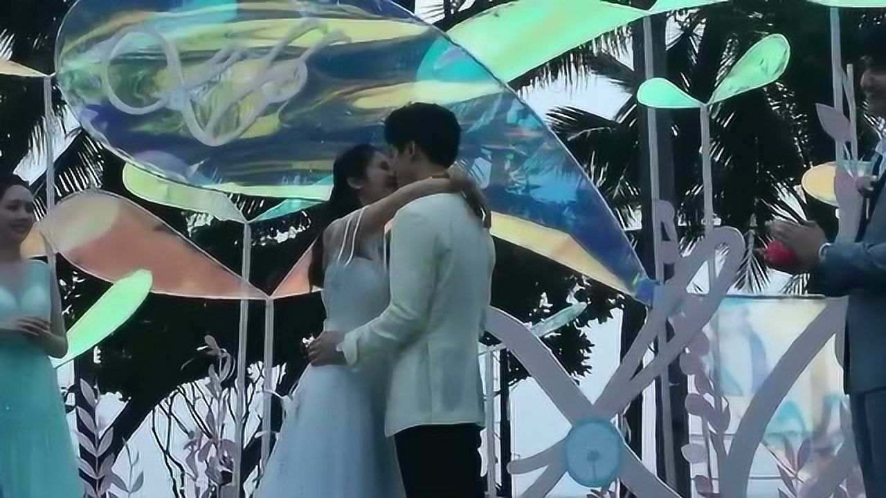 直击颖儿付辛博婚礼现场甜蜜拥吻