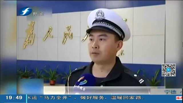 “低头族”过马路事故频发