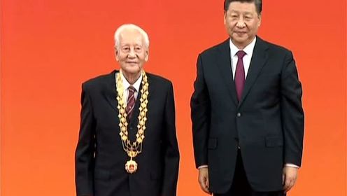 中华人民共和国国家勋章和国家荣誉称号颁授仪式在京隆重举行