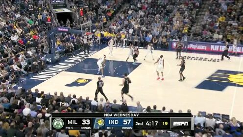 《NBA全场回放》【原声回放】 雄鹿vs步行者第2节 迪温琴佐空切双手怒扣
