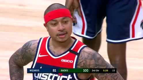 《NBA全场回放》【原声回放】奇才vs雄鹿第3节 比尔滑翔隔扣洛佩兹