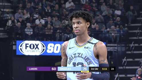 《NBA全场回放》【回放】湖人vs灰熊第3节 莫兰特霸王硬上弓欲隔扣浓眉