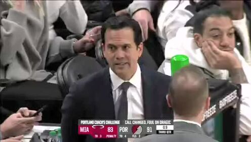 《NBA全场回放》【原声回放】热火vs开拓者第3节 双枪合力献上得分盛宴