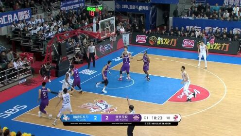 《CBA全场集锦》【得分】一边一个架起炮台 陈林坚卡米然连中三分