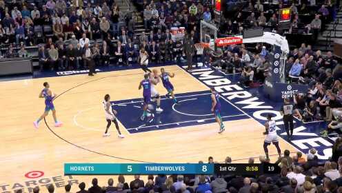 《NBA全场集锦》反击快攻行云流水 埃尔南戈麦斯猛虎下山双臂暴扣