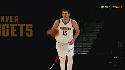 《NBA全场集锦》保留节目！约老师单手击地长传穿越人群 格林暴扣吃饼