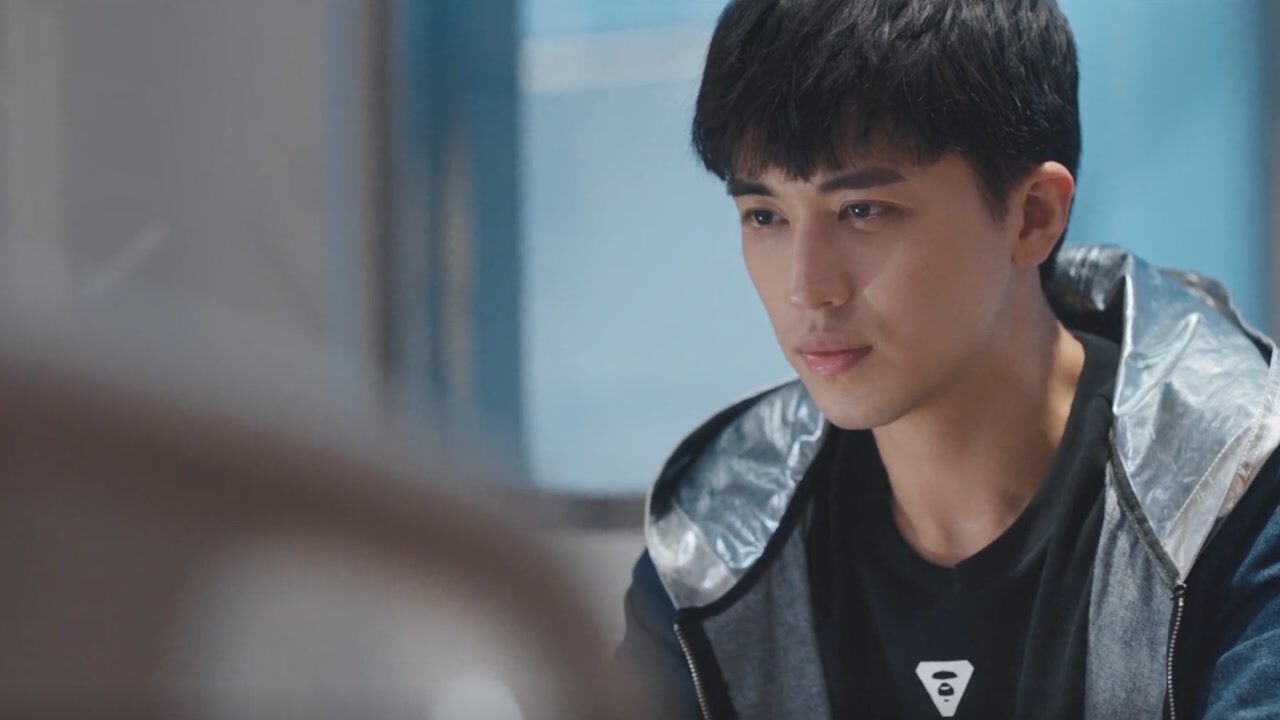 仲夏满天心cut连连看仲夏满天心第15集01蒂芙尼突发胃病靳泽一才知道