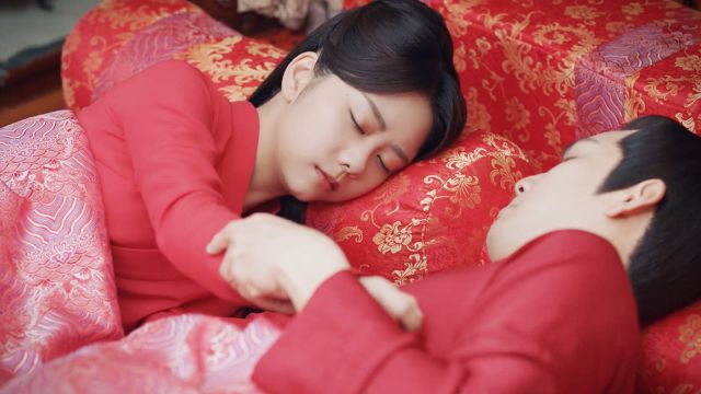 新婚夫妇和衣而眠,一觉醒来满屏尴尬