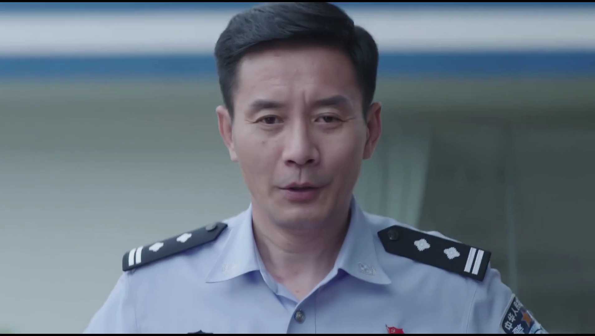 《警犬来啦》第16集02:梁粤忙没时间去健身房,方所长听了教他椅子健身