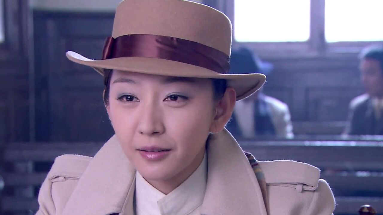 马德钟唐一菲变身神探情侣