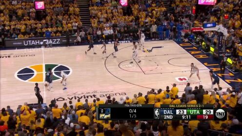 《NBA全场集锦》遛的防守团团转 丁威迪假投真传助攻格林底角三分穿心
