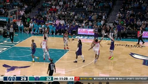 《NBA全场集锦》杀疯！三球里突外投样样拿捏