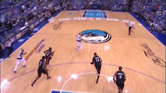 总决赛经典时刻回顾 2011年NBA总决赛查莫斯两记超远压哨三分