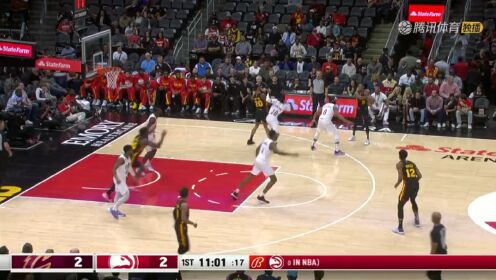 《NBA全场集锦》勒维尔虎口夺食推反击 加兰底线杀入折叠上篮
