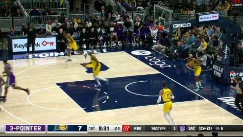 《NBA全场集锦》米切尔突破吸引防守 连线底角穆雷三分穿心