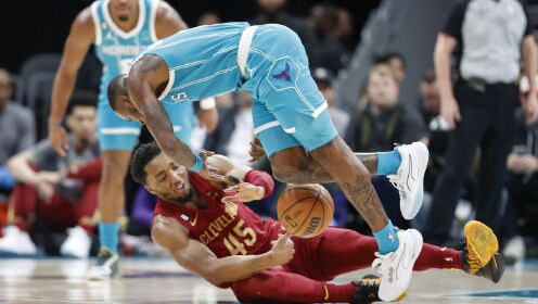 《NBA全场集锦》【纯享】骑士vs黄蜂精华回放 米切尔23分骑士客场险胜黄蜂