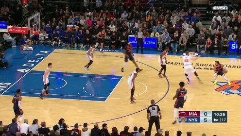 《NBA全场集锦》三分线外疯狂开炮 格雷姆斯连续两记三分尼克斯8-0梦幻开局