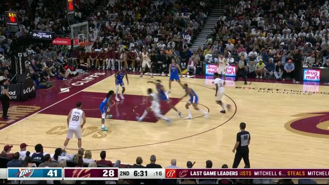 一人苦苦支撑 米切尔单节砍下11分顽强迫近比分