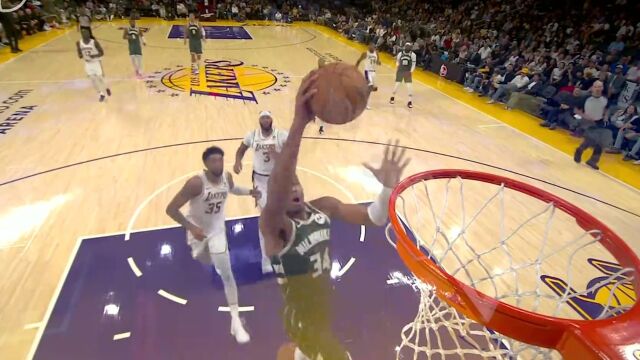 NBA：首次连线！利拉德助攻字母欧洲步暴扣