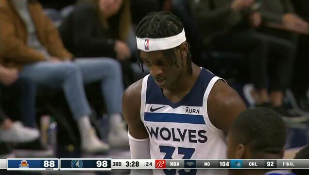 NBA季前赛：拉阿纳纳马卡比vs森林狼第3节英文原声回放