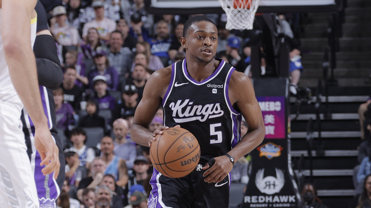 【球星】福克斯vs爵士集锦 砍下24分12助攻3抢断2封盖填满数据栏