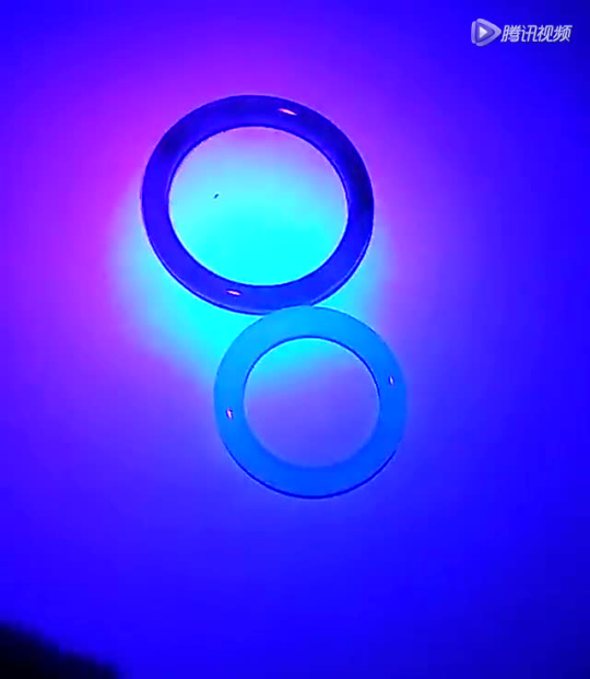 翡翠b货在紫光灯下的反应