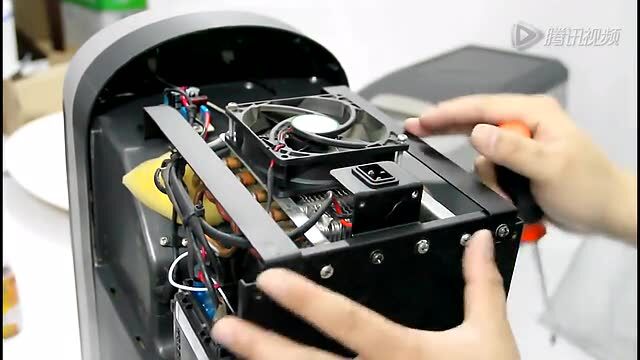 英得尔h1518车载冰箱维修视频更换风扇