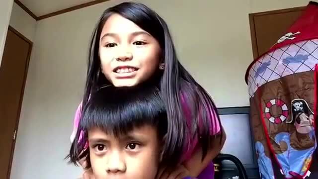 姐弟玩挠脚心_腾讯视频