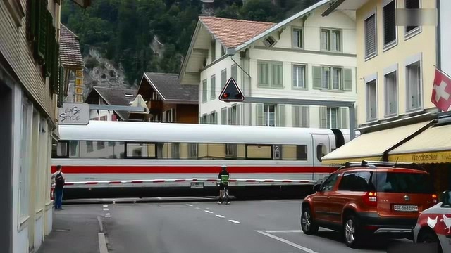 瑞士铁路道口图片