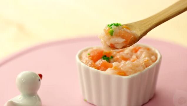 【7-8个月主餐:西红柿鸡肉粥】