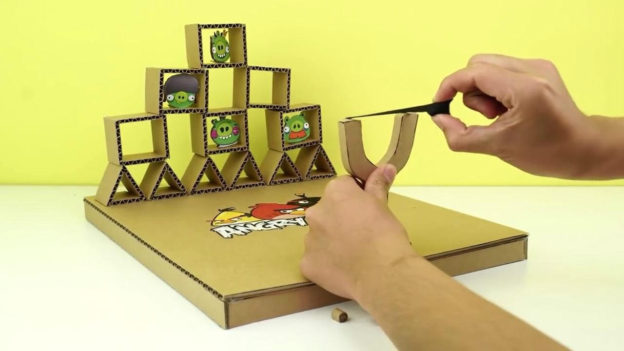 牛人用纸板制作了一个愤怒的小鸟游戏机_腾讯视频