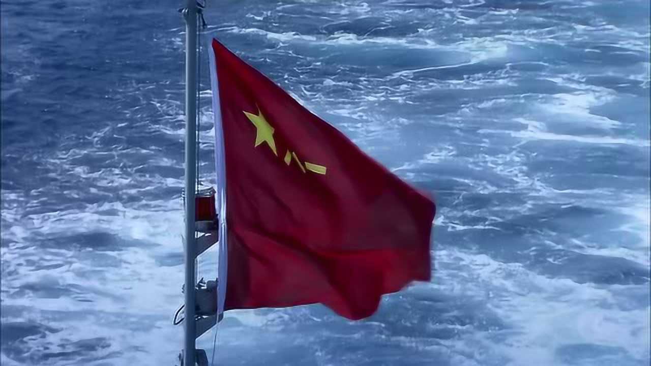 舰在亚丁湾中国海军打海盗轻重机枪一起开火场面太帅了