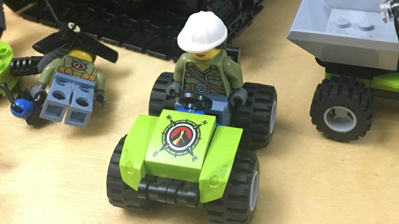 乐高乐拼城市系列 火山探险基地之 全地形车
