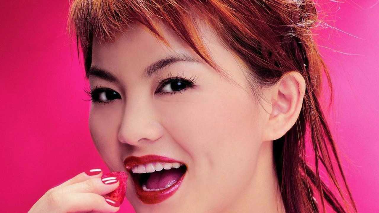 李湘20年前视频大揭秘,年轻的湘姐简直太嫩了,粉丝心都化了!