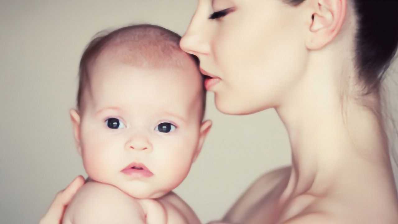 哺乳期妈妈手挤奶的方法！宝妈可以学习一下哦_腾讯视频