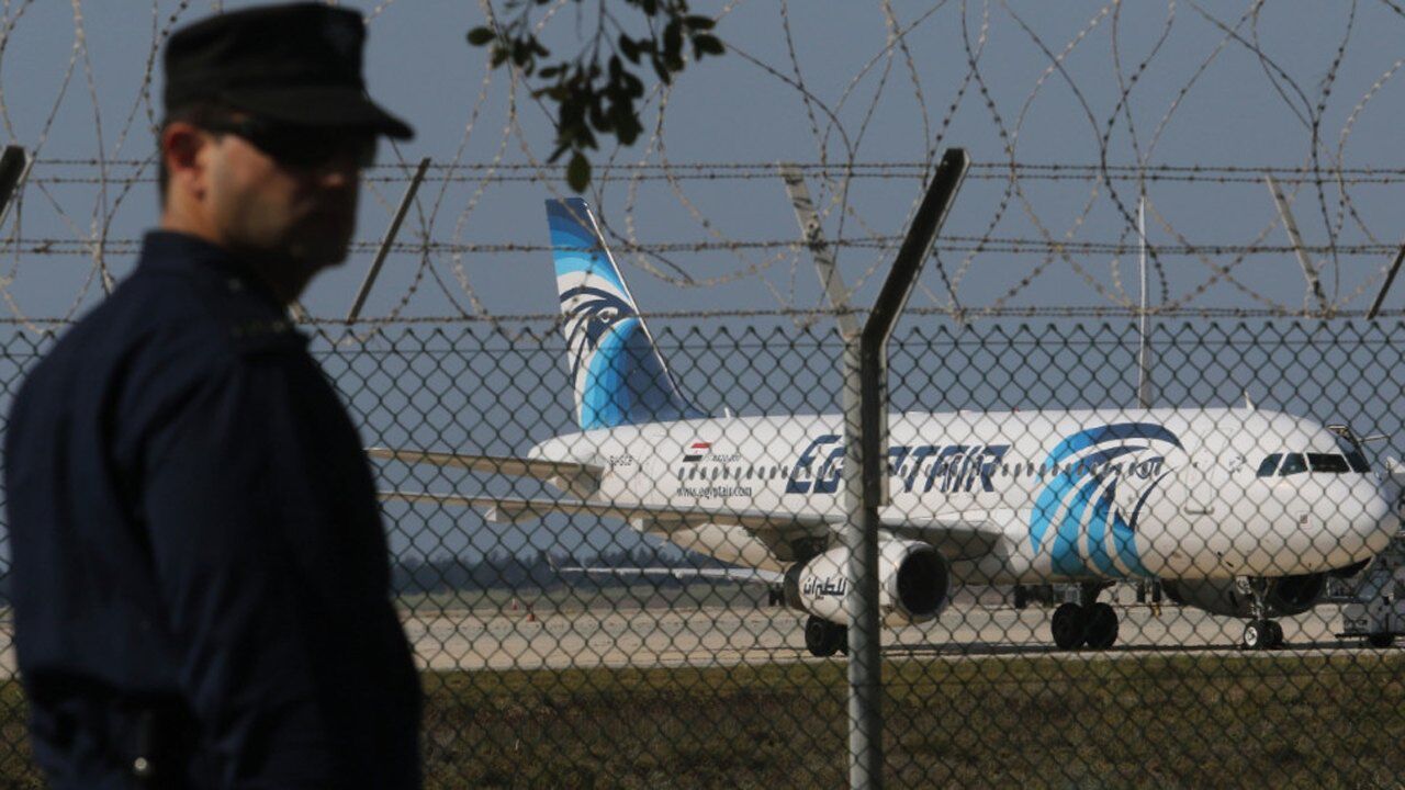 914航班事件的真相失踪35年再现世间时空隧道真的存在