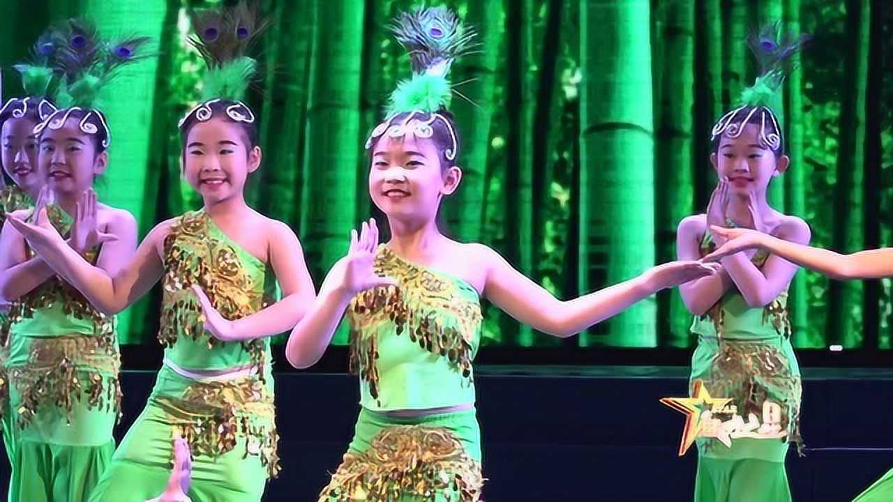 优秀的少儿傣族舞傣家小妹