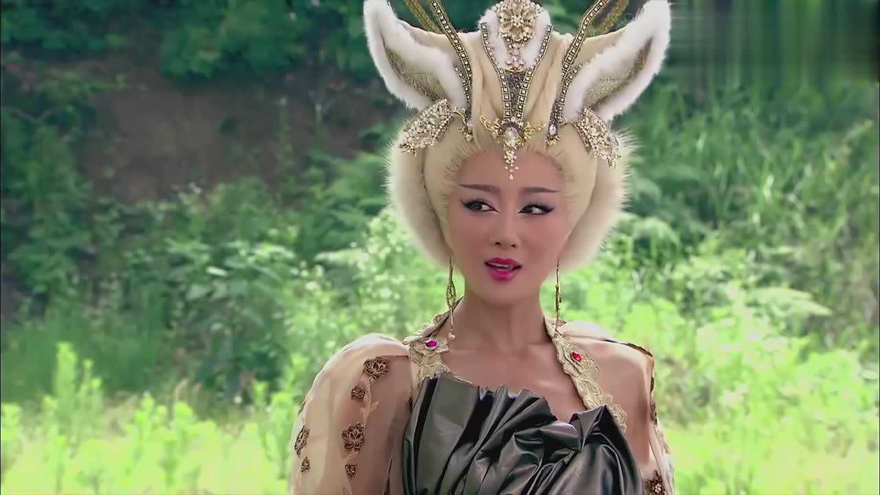 姜子牙大战苏妲己,场面真是太帅了,可惜哮天犬出现,让妲己跑了