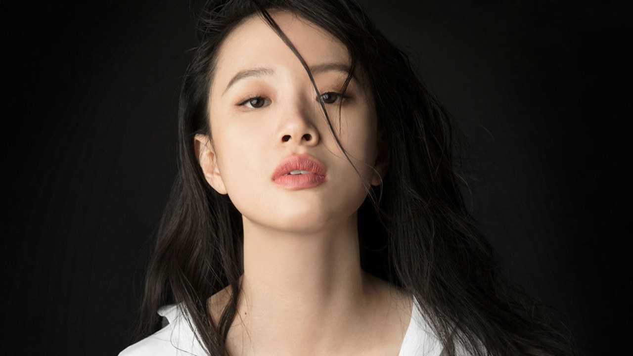 李梦自嘲"烂片神之手,好片小酱油",爆料《邪不压正》不一样的姜文导演