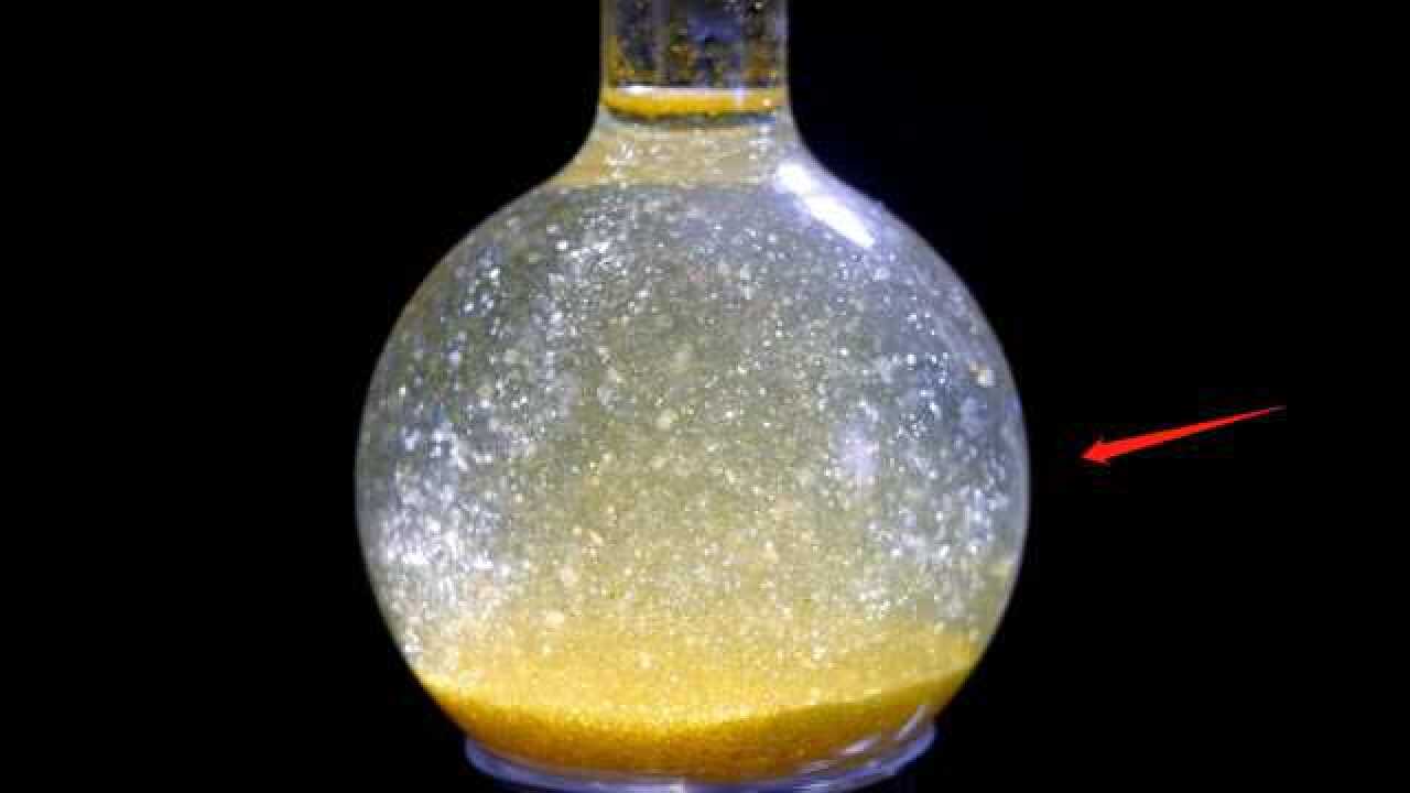 著名的黄金雨实验原理是什么?老外动手做了个实验,简直太美了!