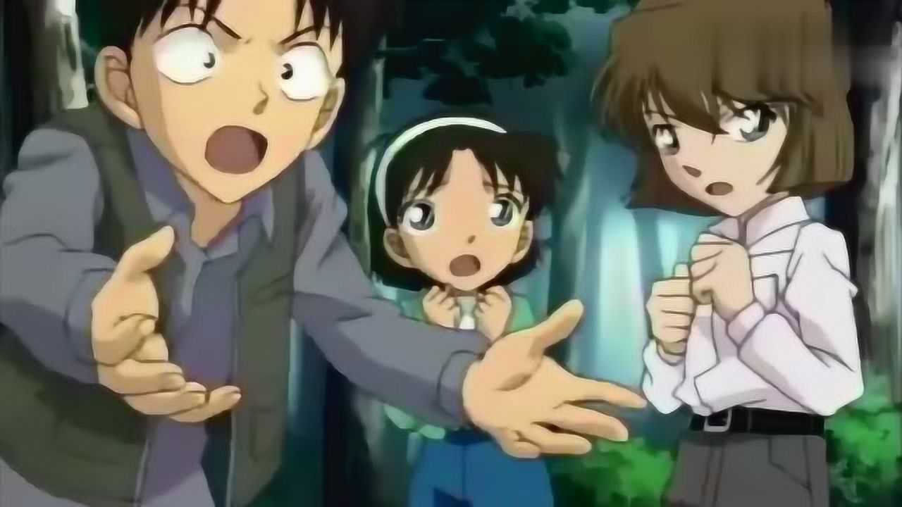 《名侦探柯南》柯南舍命救小兰,小兰却浑然不知还责怪柯南