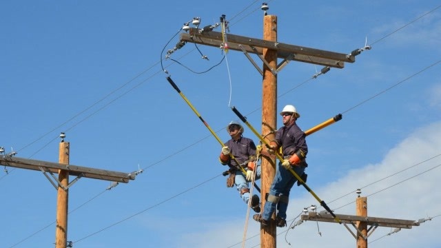 为什么电力工人维修高压电线基本都不断电操作看完真佩服他们