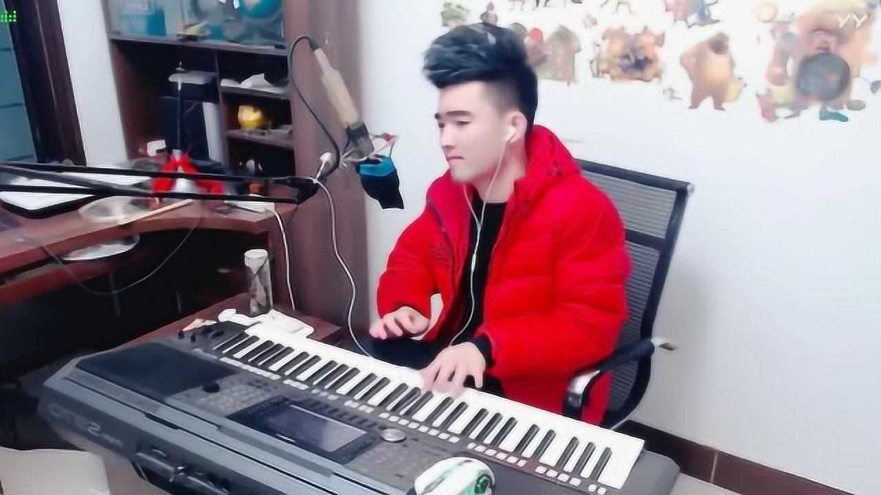 音乐奇才纪伟电子琴演奏歌曲月牙儿