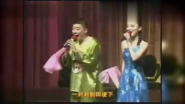 董大伟 董明珠 二人转:《打猪草》观众都说唱得好!